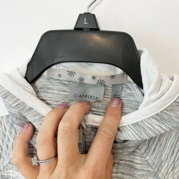 Athleta Womens Snowscape Running Quilted Jacket Gray Sz S Two Tone Hooded 242957 - Picture 3 of 8